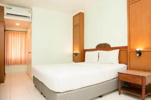 S Lodge Pattaya