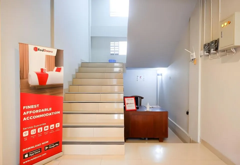 RedDoorz Plus near Jogja City Mall 5