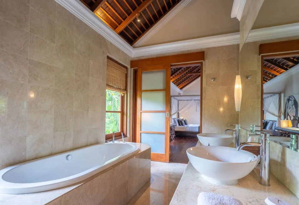Cliffront Tropical Villa Cantik