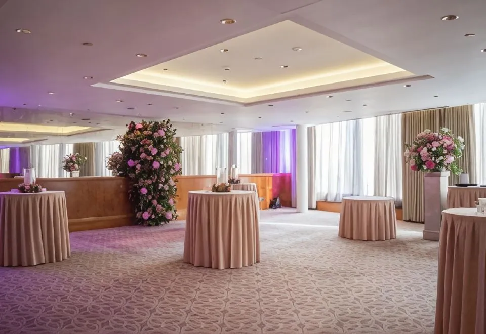 Royal Garden Hotel