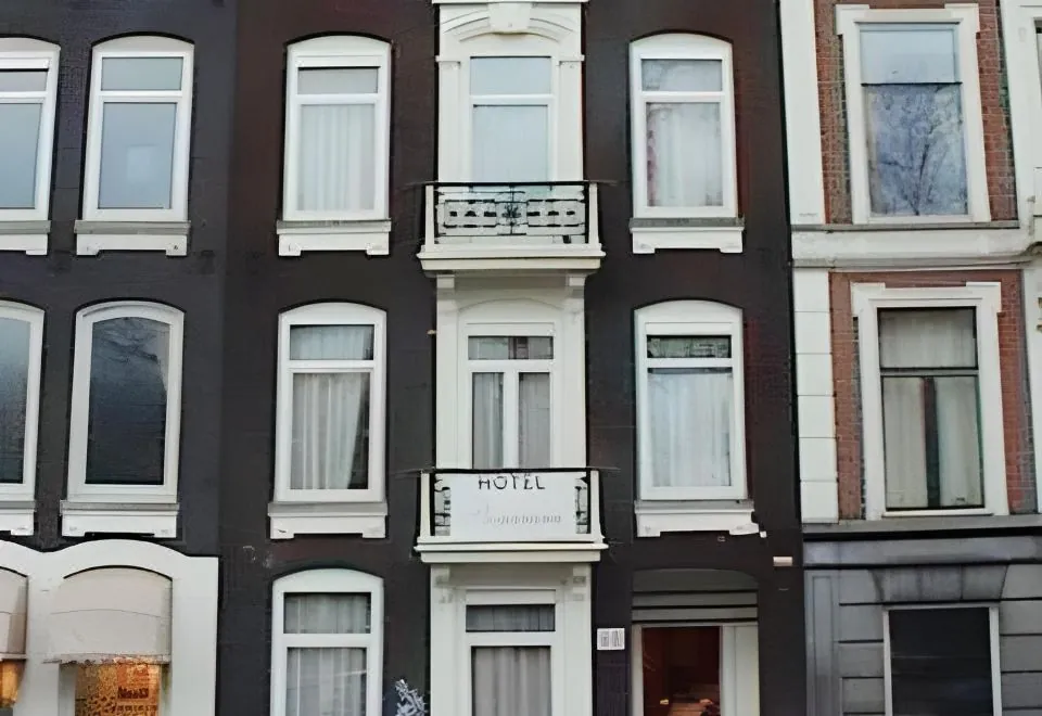 Aston city Hotel