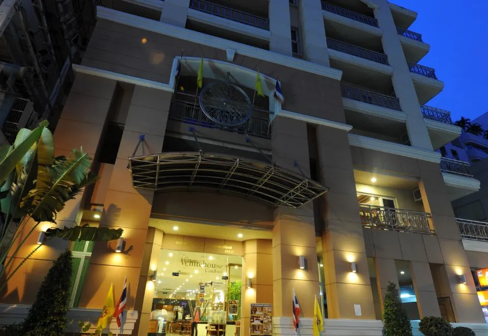 Whitehouse Condotel