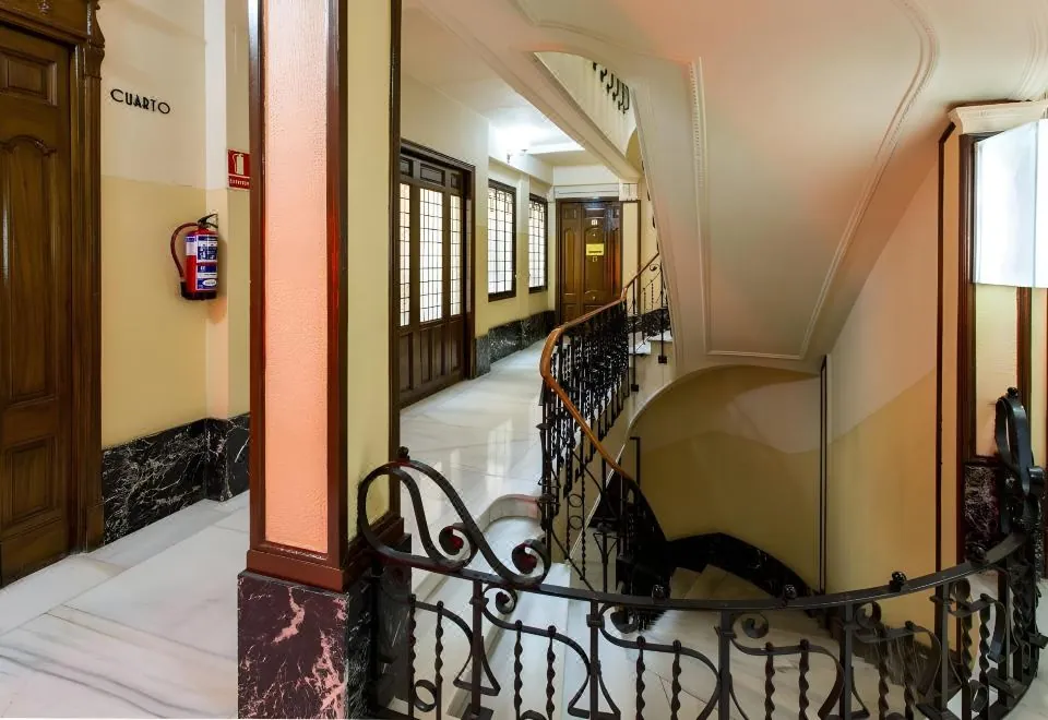 Hostal Manuela by Gaiarooms