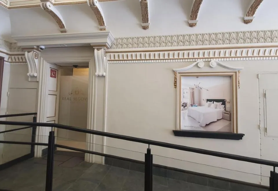 Real Segovia Apartments
