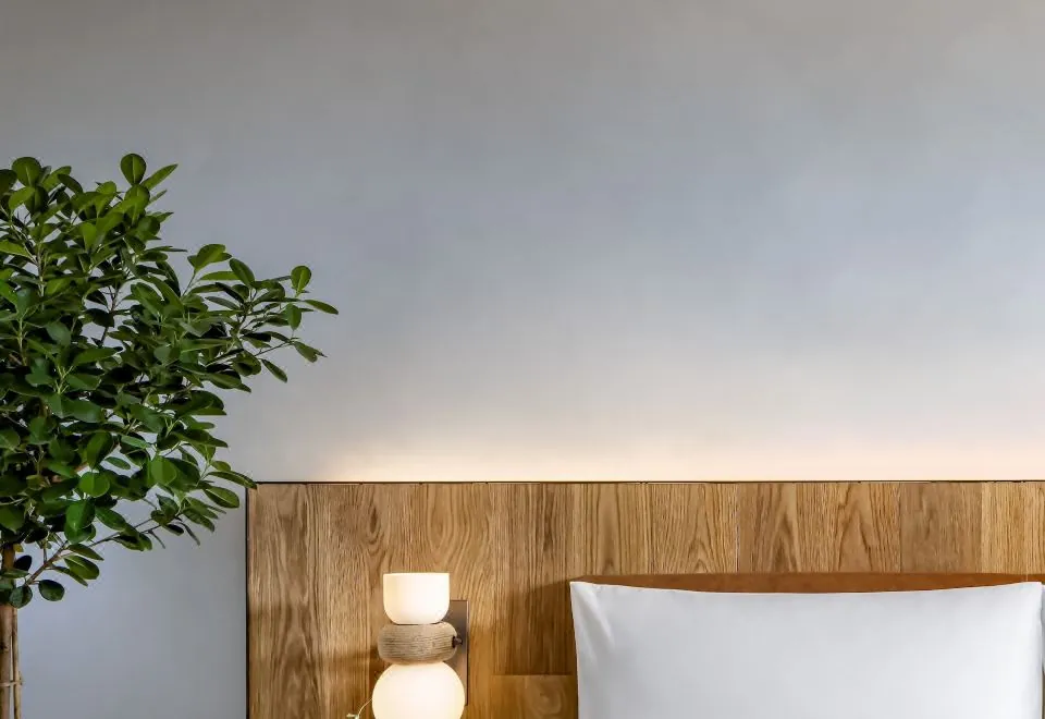 1 Hotel Toronto