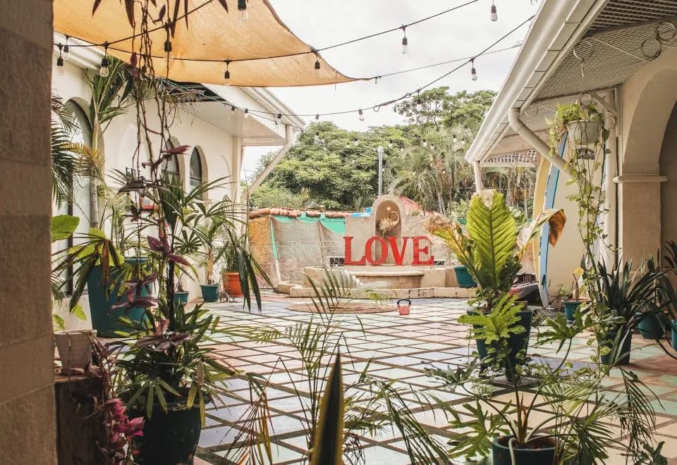 Zulu Surf Hotel