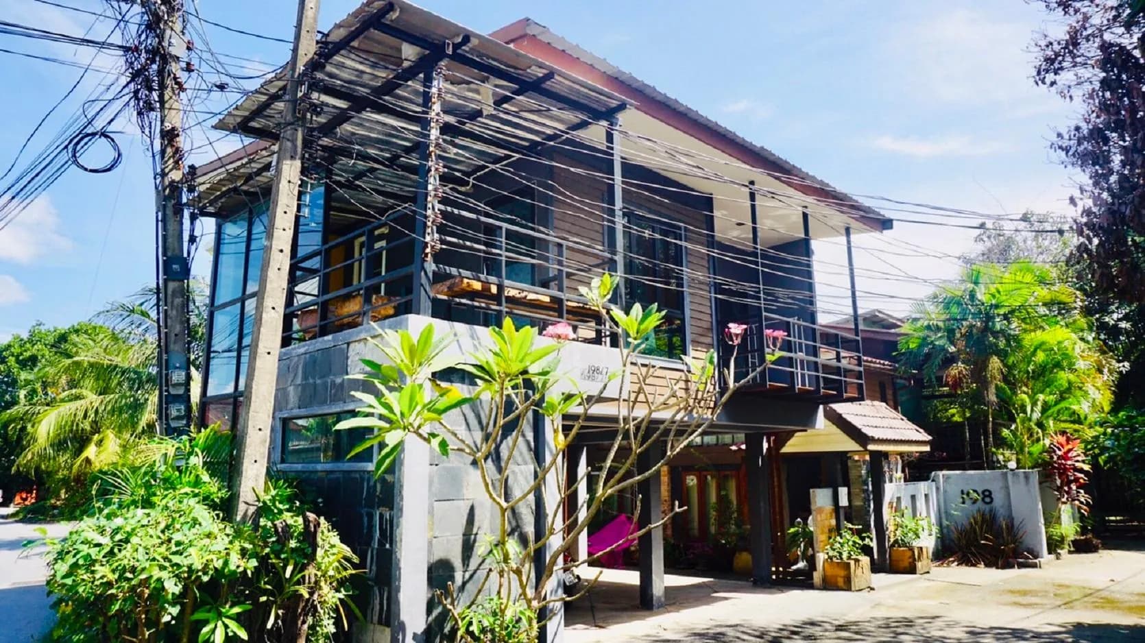 Studio House 198789