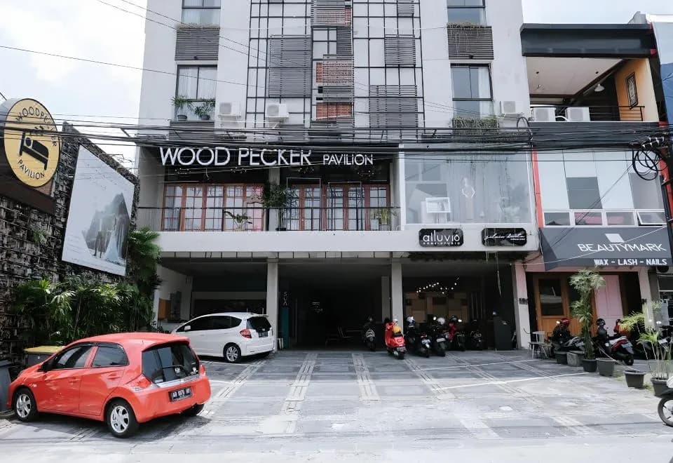 Wood Pecker Hotel
