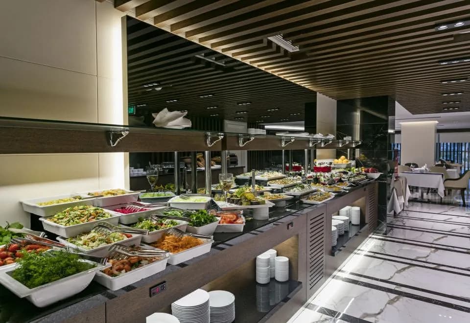 B Business Hotel & Spa