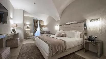 Terrace Pantheon Relais