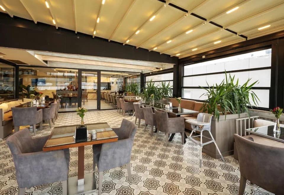 Orya Hotel