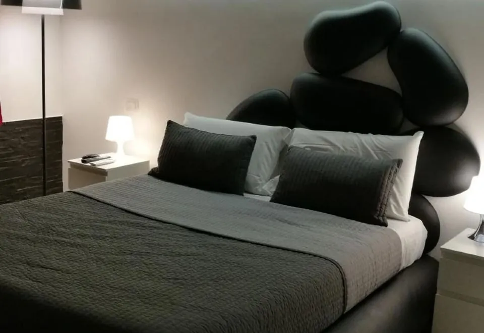 Two Chic Guesthouse