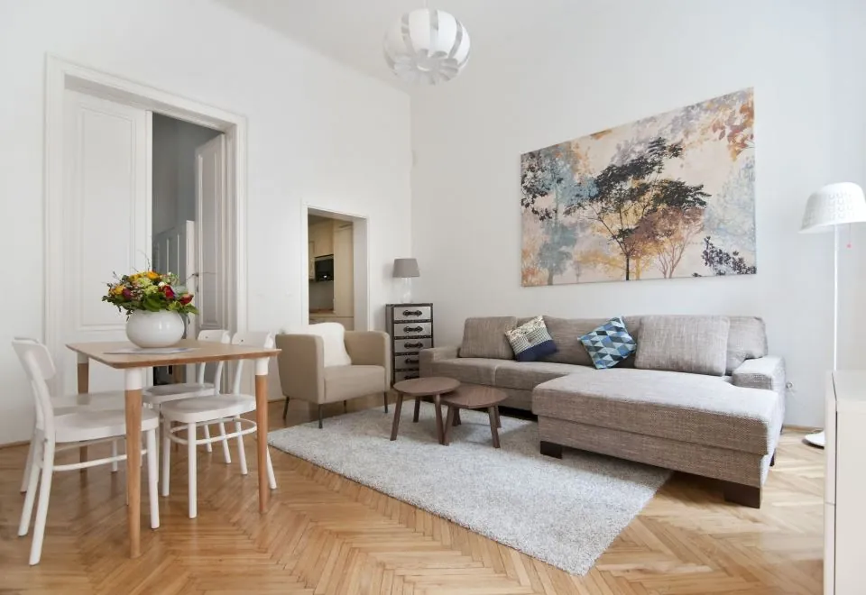 HeyMi Apartments Oper