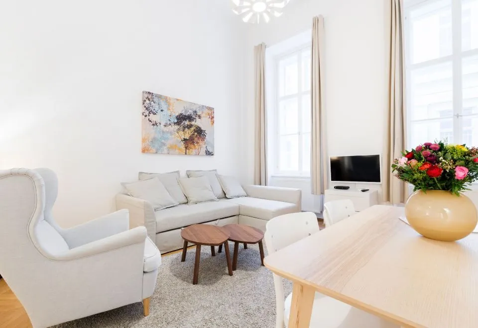 HeyMi Apartments Oper