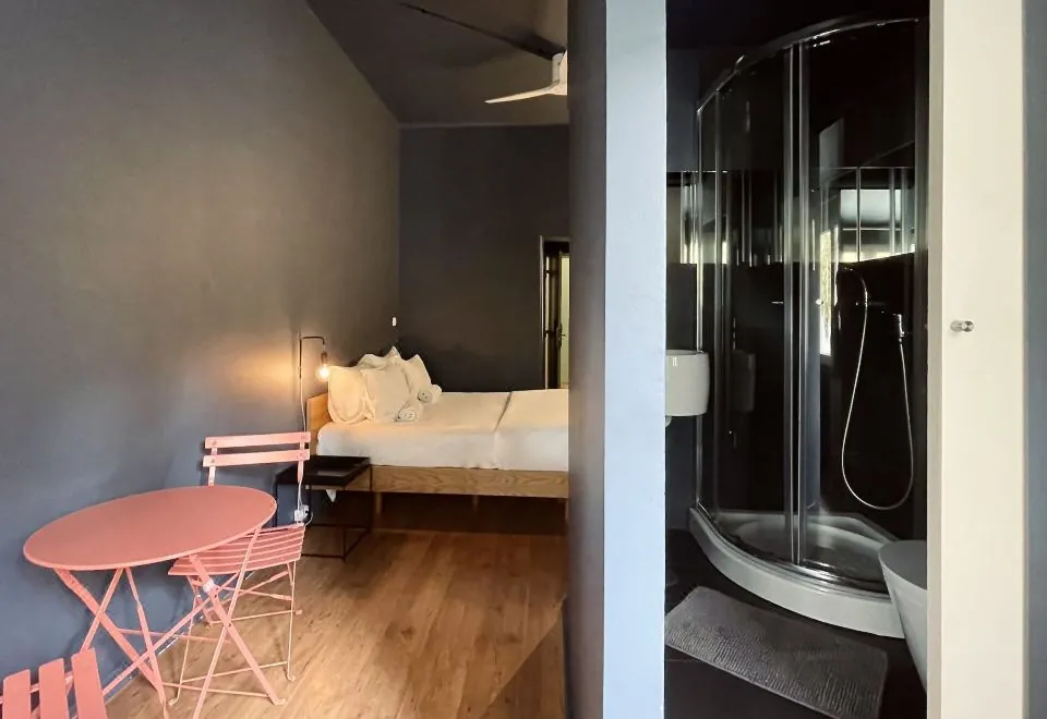 Avenue Hostel & Suites