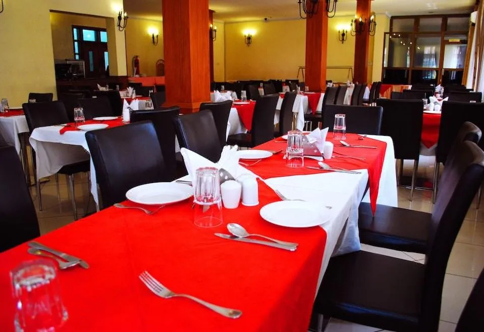 New Safari Hotel