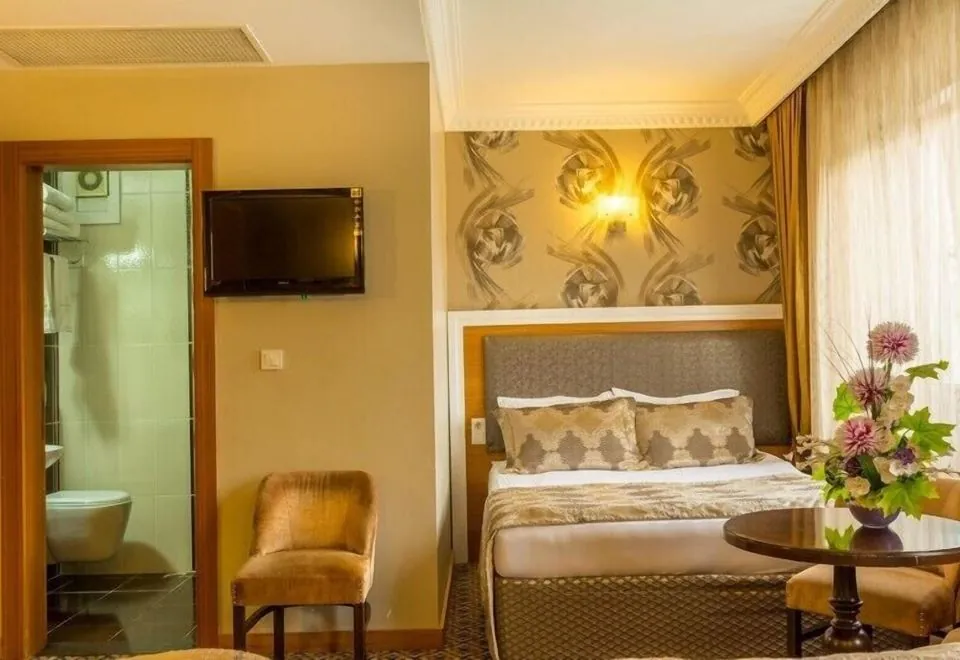 Grand Rosa Hotel