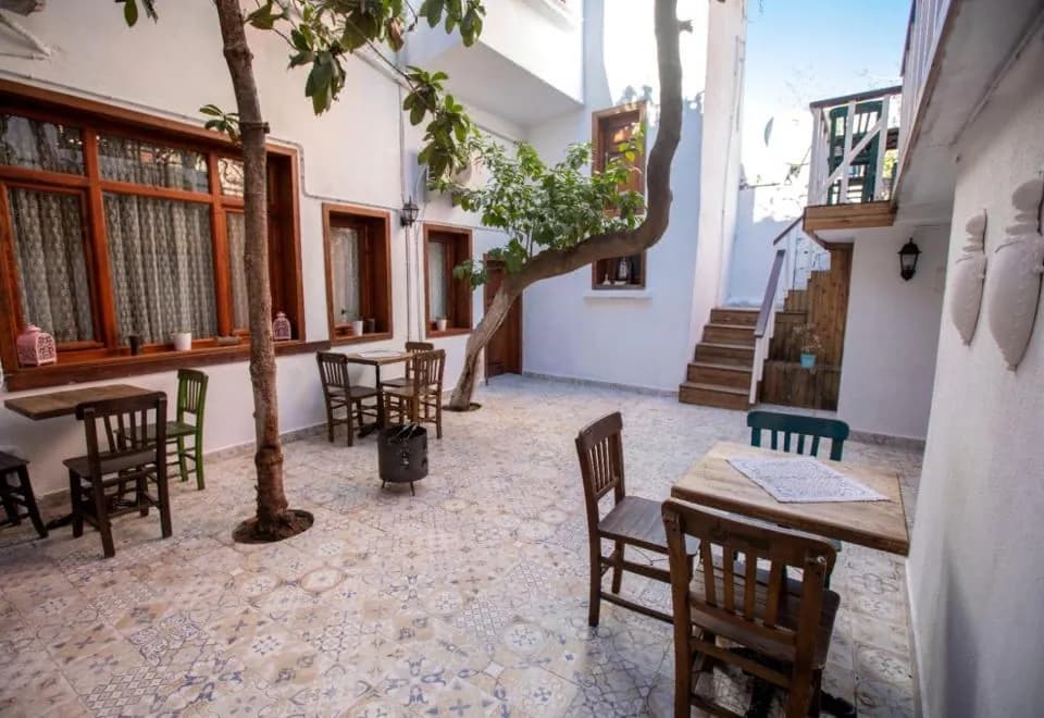 Lily Town Boutique Hotel