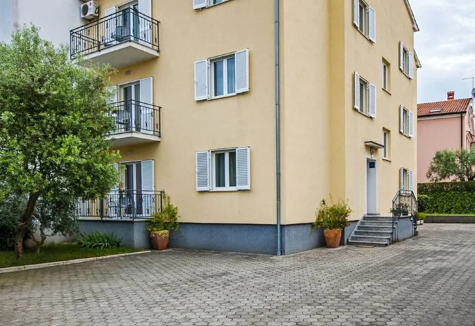 Apartments Bella