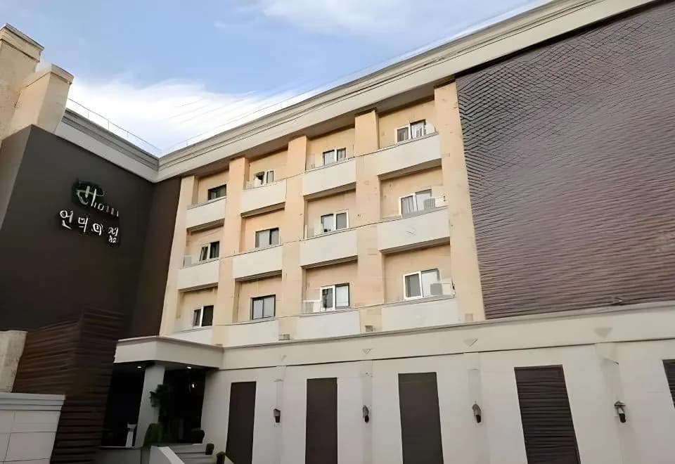 Hill House Myeongdong
