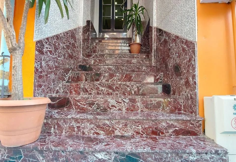 VERSECA HOTEL