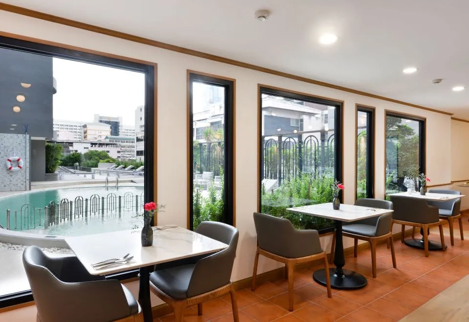 Oakwood Hotel & Residence Bangkok