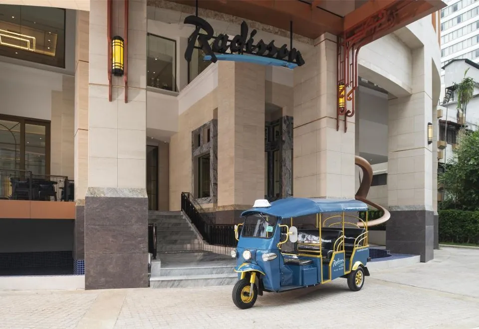 Radisson Hotel Chateau de Bangkok