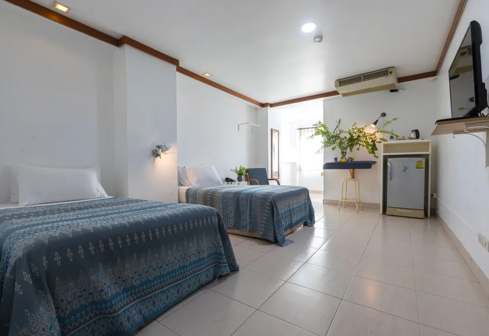 Howard Square Boutique Hotel