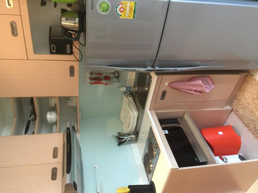 Central 1 Bedroom Apartment Balcony and City View