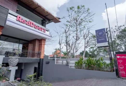 RedDoorz @ Uluwatu Suites
