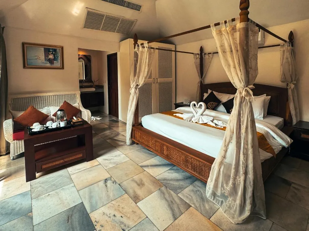 Villa Raya Resort - Private Pool Villas