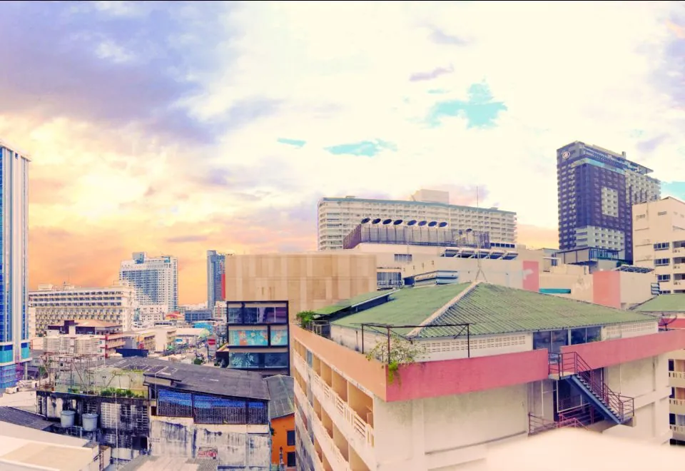 Highfive Hotel